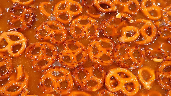 pretzels in caramel